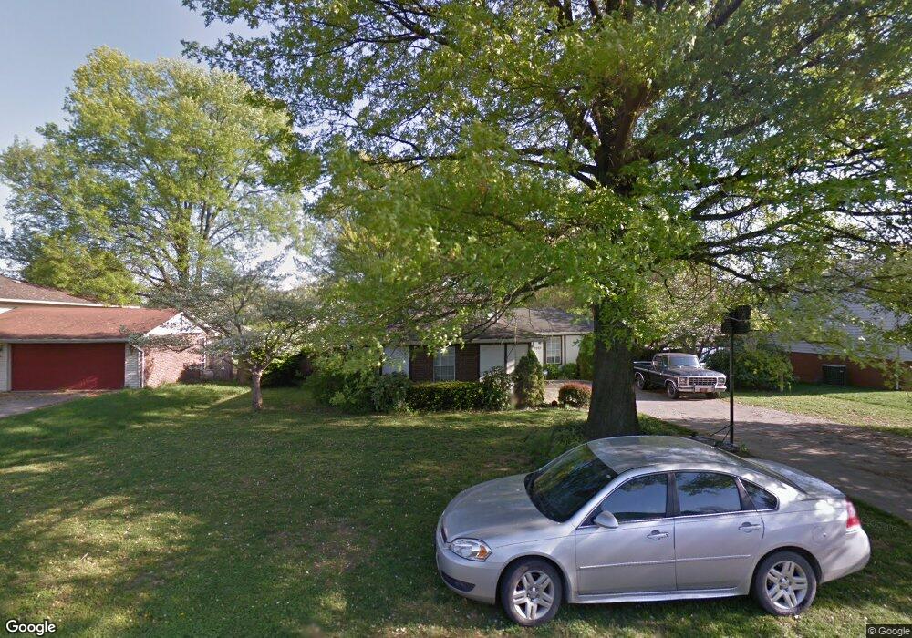 1517 Elmhurst Dr, Worthington, KY 41183 - photo 1