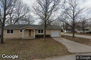 300 S Fawn St, Caney, KS 67333