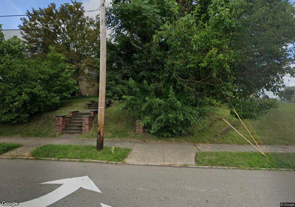 910 Mckinley Ave NW, Canton, OH 44703 - photo 1