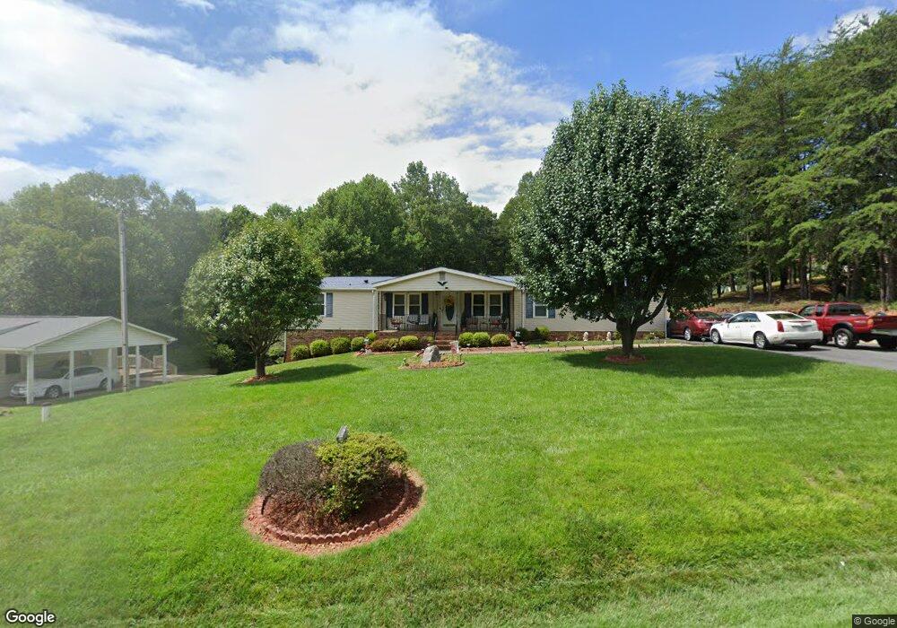 1553 Elijah Cir, Martinsville, VA 24112 - photo 1