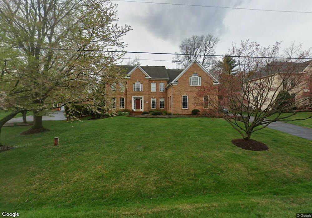 9417 Lakeside Dr, Vienna, VA 22182 - photo 1