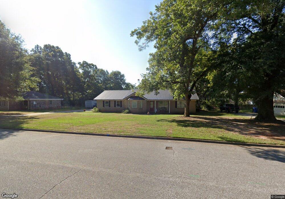 405 Woodleigh Rd, Dothan, AL 36305 - photo 1