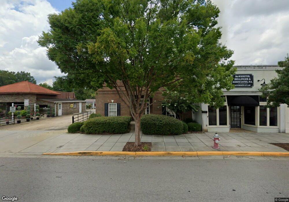 917 Broad St, Camden, SC 29020 - photo 1