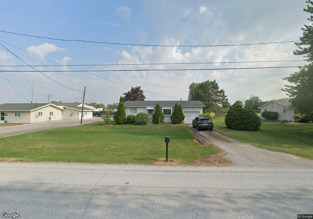 1073 E Beaver Rd, Kawkawlin, MI 48631 - photo 1