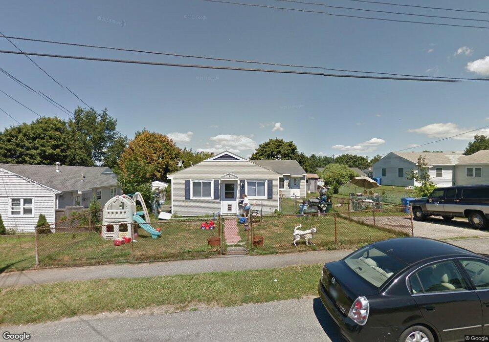 8 Bristol Rd, Middletown, RI 02842 - photo 1