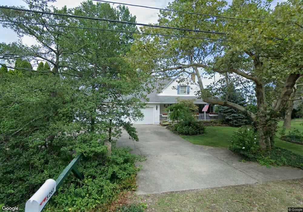 5261 Edgewater Dr, Sheffield Lake, OH 44054 - photo 1