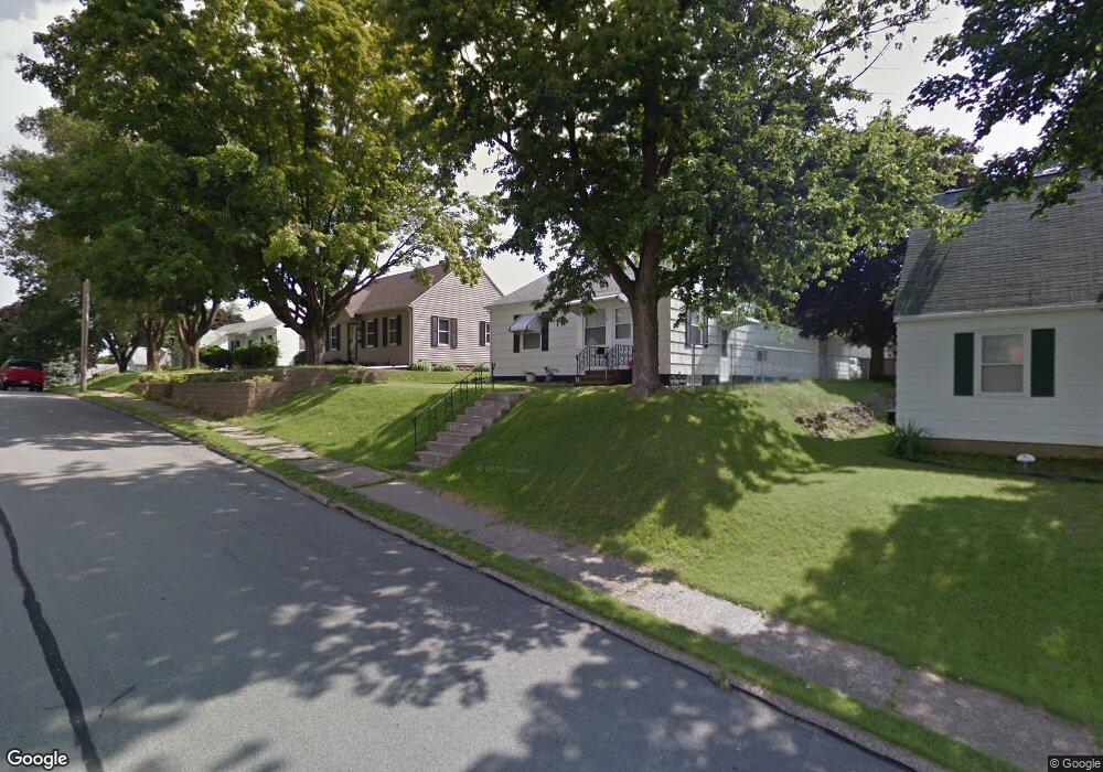 2623 N Howell St, Davenport, IA 52804 - photo 1