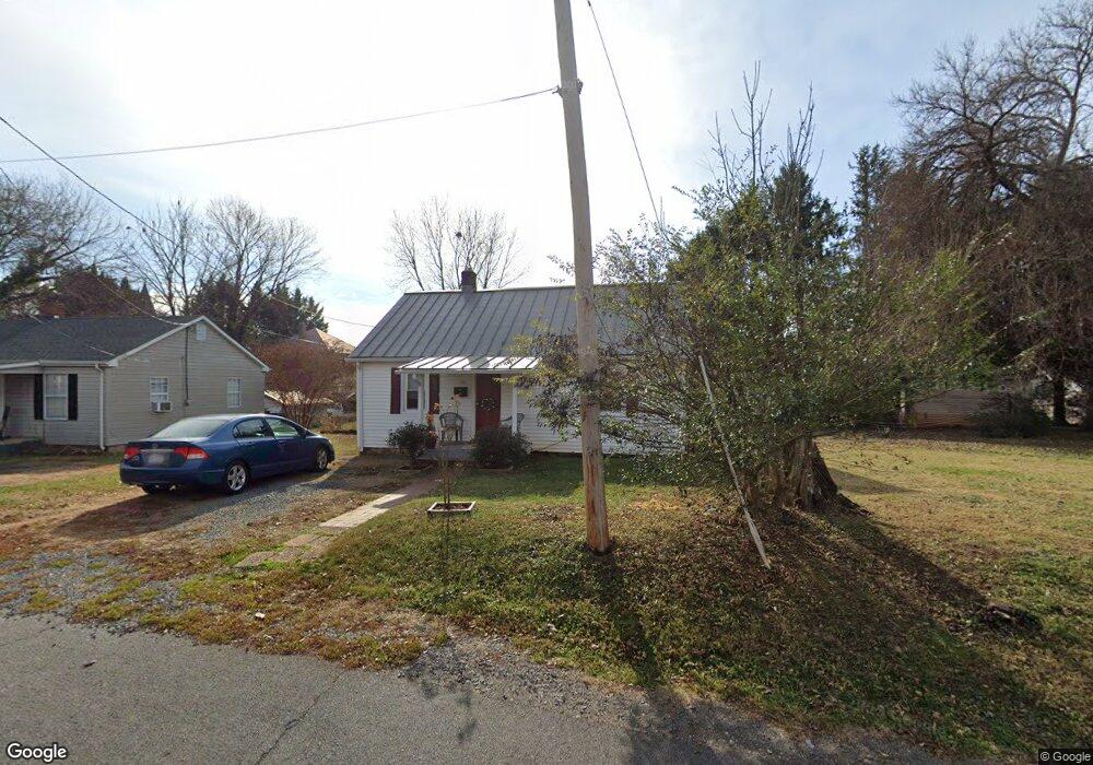 213 W Davis St, Culpeper, VA 22701 - photo 1