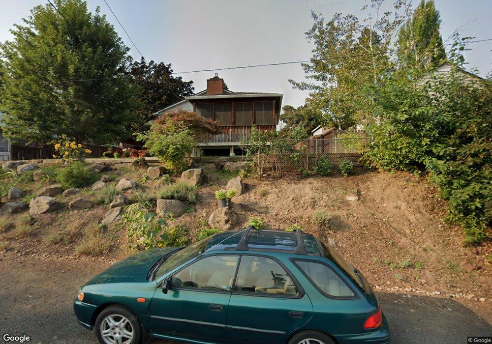 514 W 17th St, the Dalles, OR 97058 - photo 1