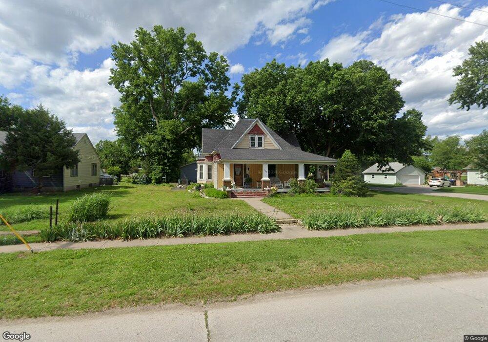 120 E Pottawatomie St, Rossville, KS 66533 - photo 1