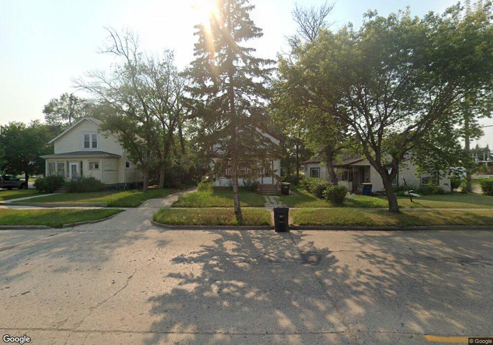 120 4th Ave SE, Jamestown, ND 58401 - photo 1