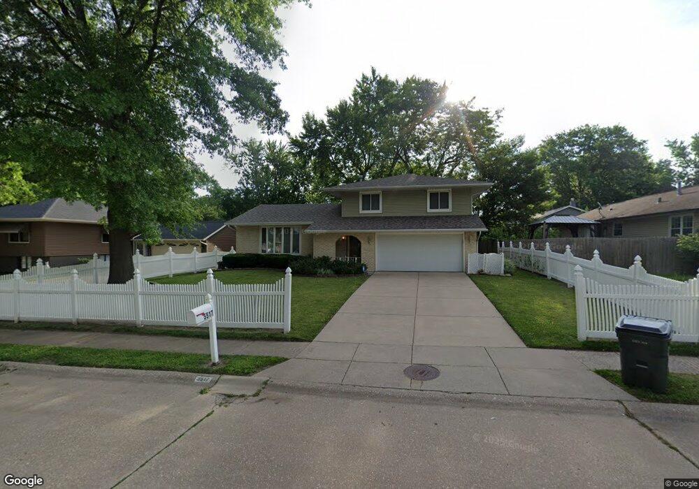 5517 Oakbrook Rd, Davenport, IA 52806 - photo 1