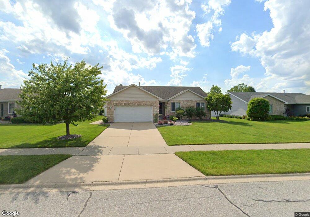 616 Sunflower Ln, Dyer, IN 46311 - photo 1