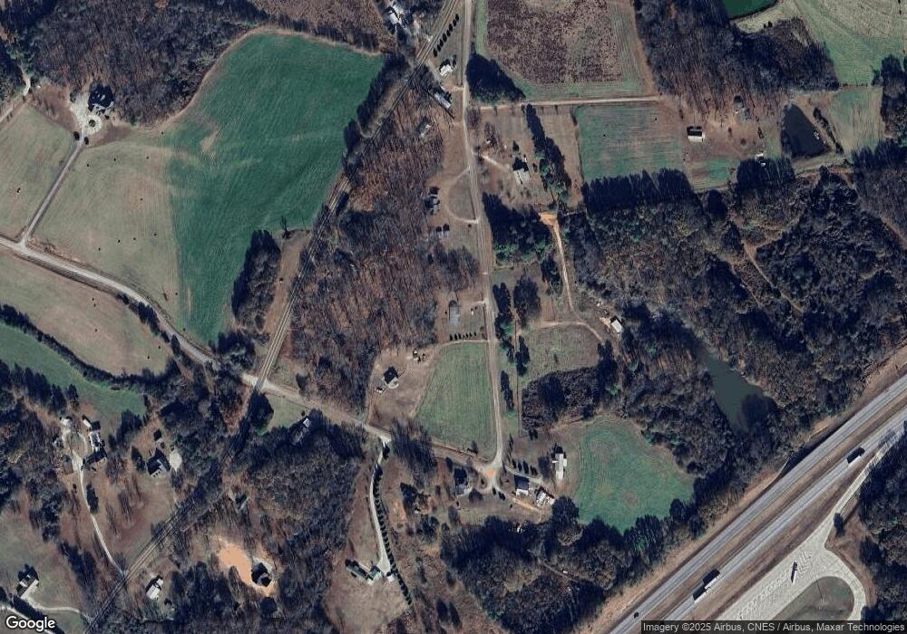 212 Wilson Cir, Lavonia, GA 30553 - photo 1