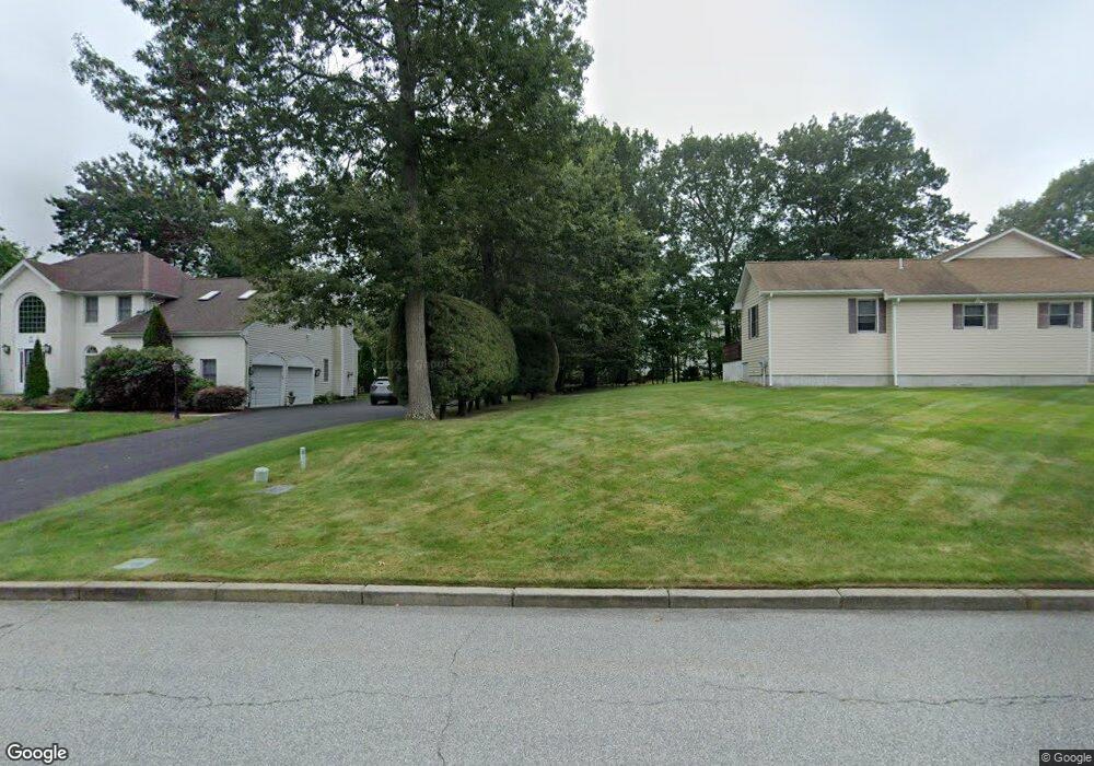 72 Raven Cir, Cranston, RI 02921 - photo 1