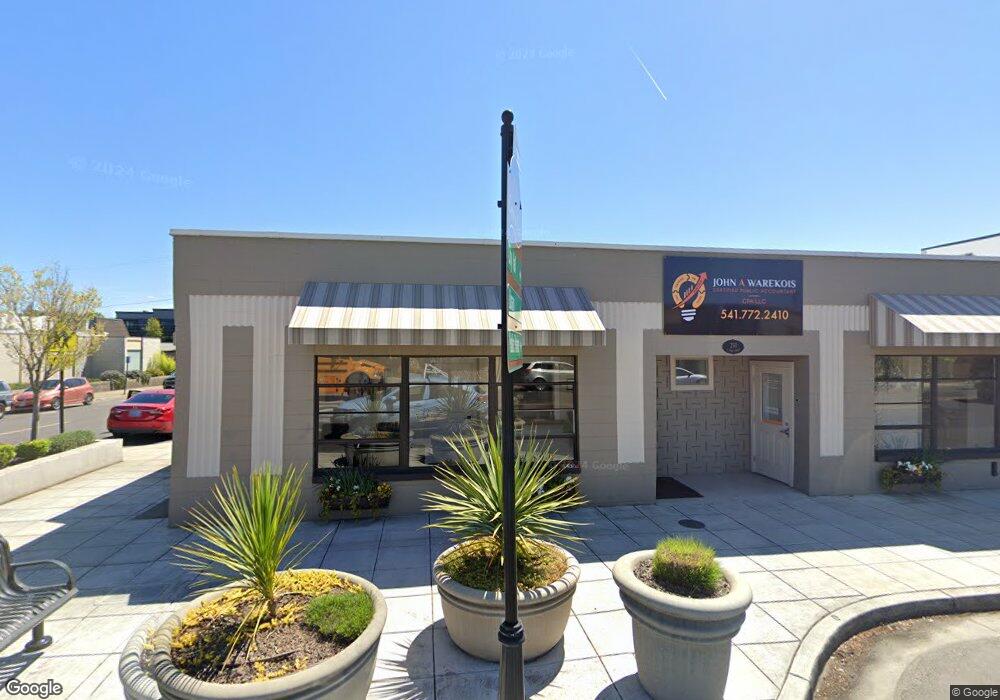 250 E Pine St, Central Point, OR 97502 - photo 1