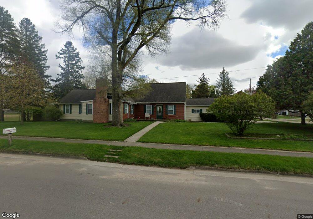 302 Oakwood St, Grand Ledge, MI 48837 - photo 1