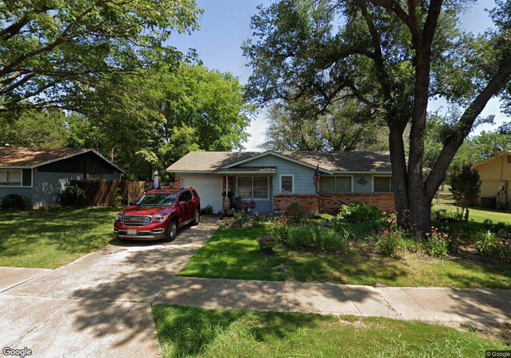 102 W Cunningham St, Bonham, TX 75418 - photo 1