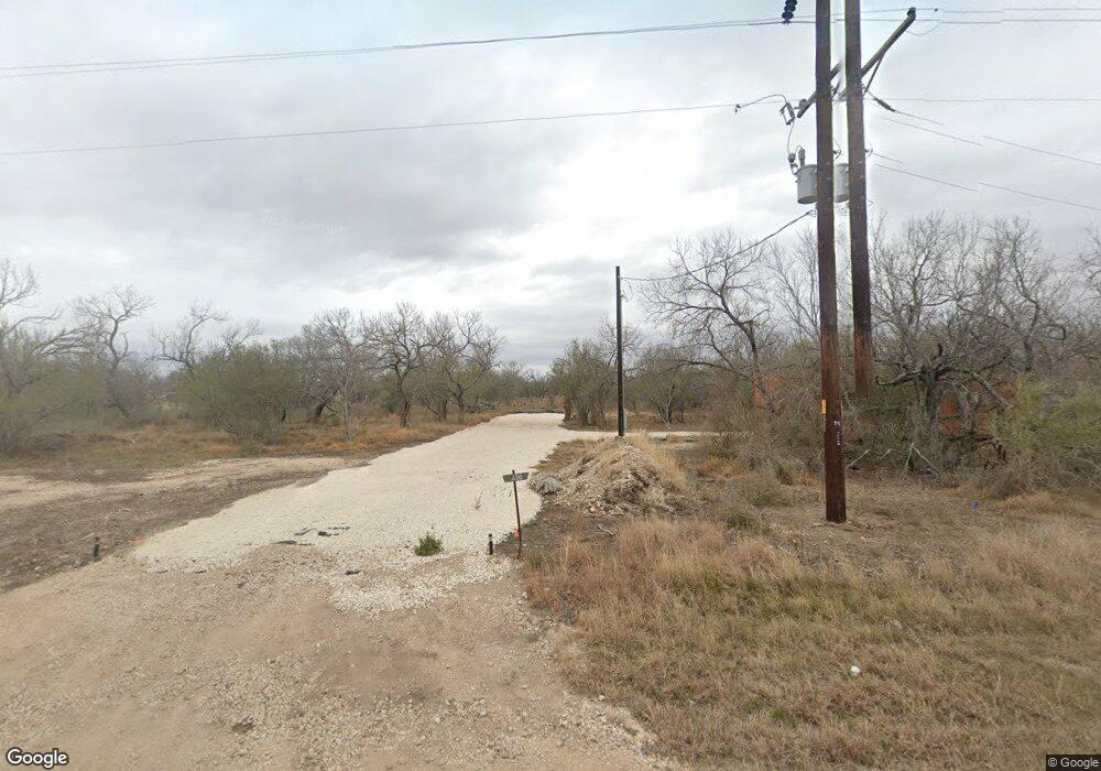 400 County Road 4513, Hondo, TX 78861 - photo 1