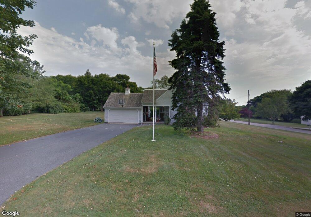 4 Sakonnet Terrace, Middletown, RI 02842 - photo 1