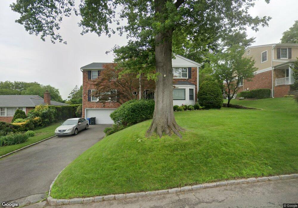 9 Colony Ln, Manhasset, NY 11030 - photo 1