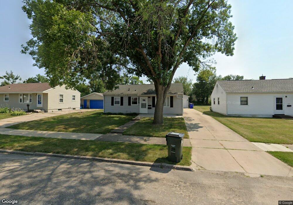 2215 Reynolds Ave SW, Cedar Rapids, IA 52404 - photo 1