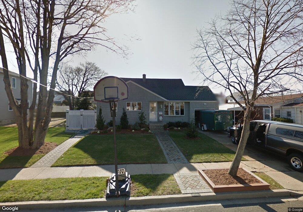 2960 Oakdale Ct, Wantagh, NY 11793 - photo 1
