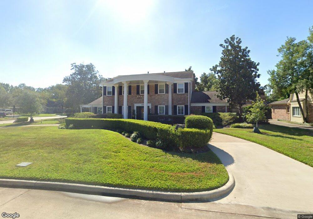 646 W Forest Dr, Houston, TX 77079 - photo 1