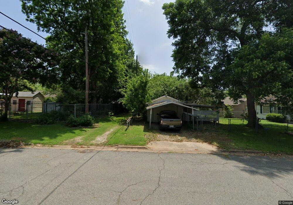 1131 W Chestnut St, Denison, TX 75020 - photo 1