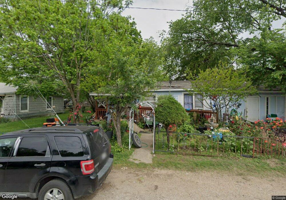 402 Travis St, Ennis, TX 75119 - photo 1