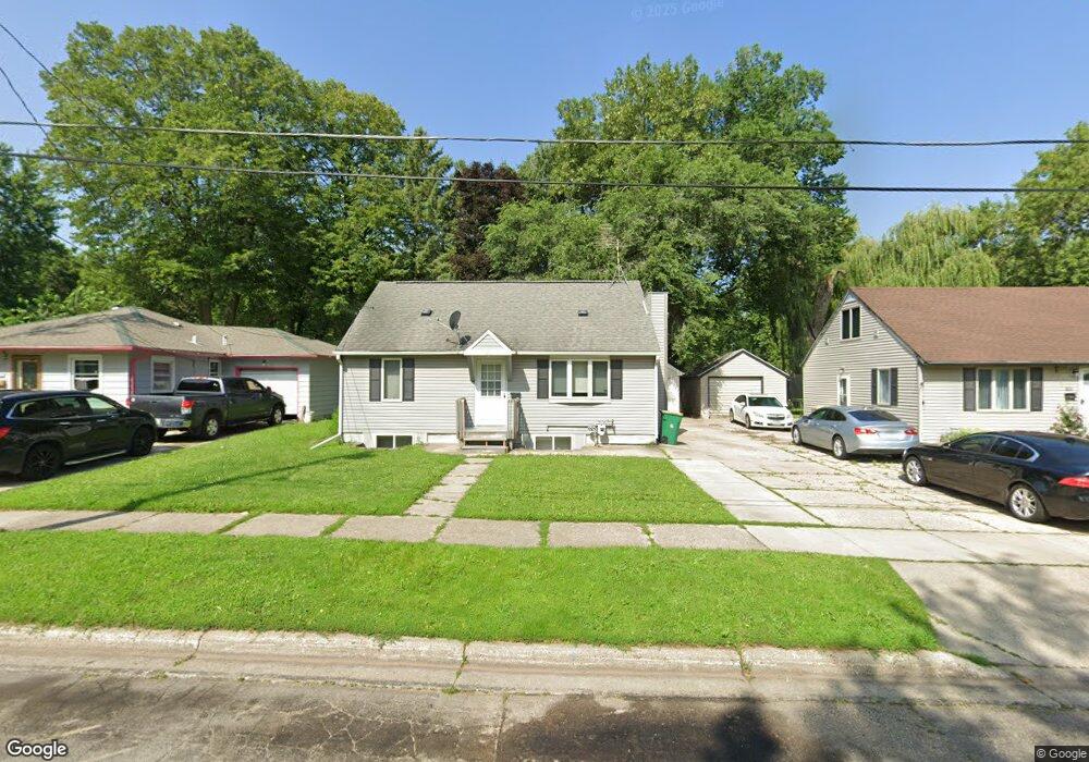 921 Ulstad Ave, Albert Lea, MN 56007 - photo 1