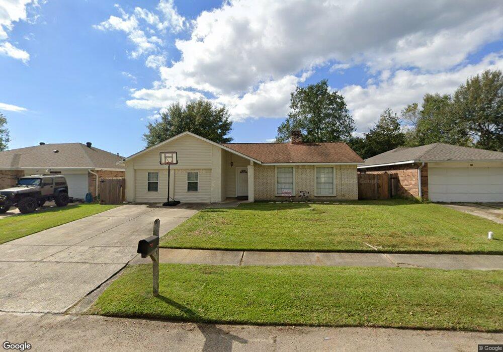 203 E Queens Dr, Slidell, LA 70458 - photo 1