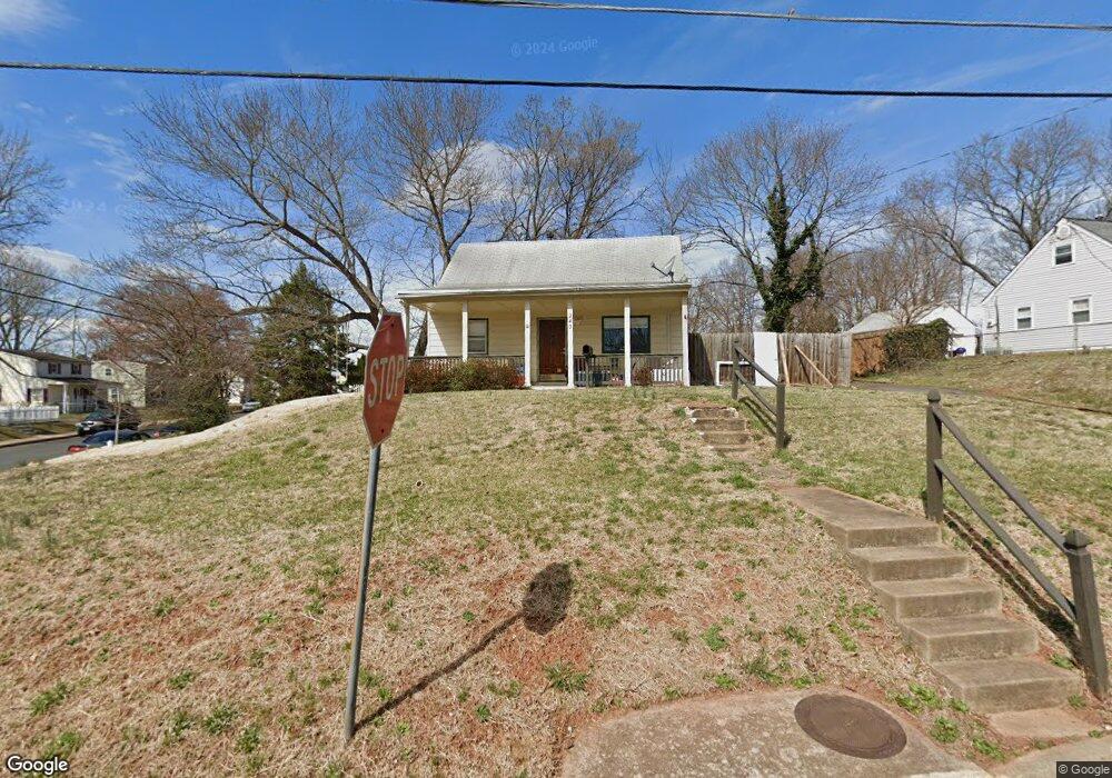 240 Cabbel Dr, Manassas Park, VA 20111 - photo 1