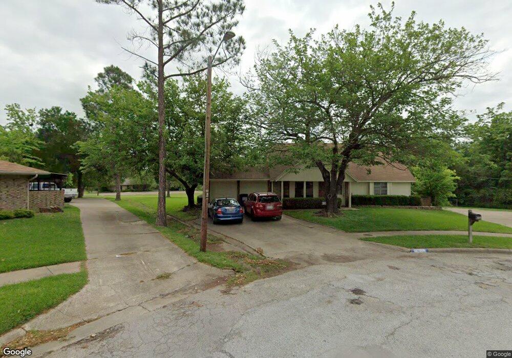 1101 Scarlet Oaks Cir, Ennis, TX 75119 - photo 1