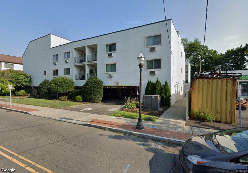 34 Crescent St unit 2C, Stamford, CT 06906 - photo 1