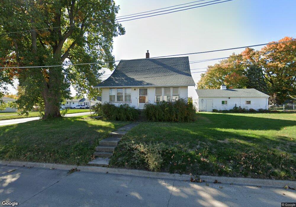 301 E 11th St N, Newton, IA 50208 - photo 1