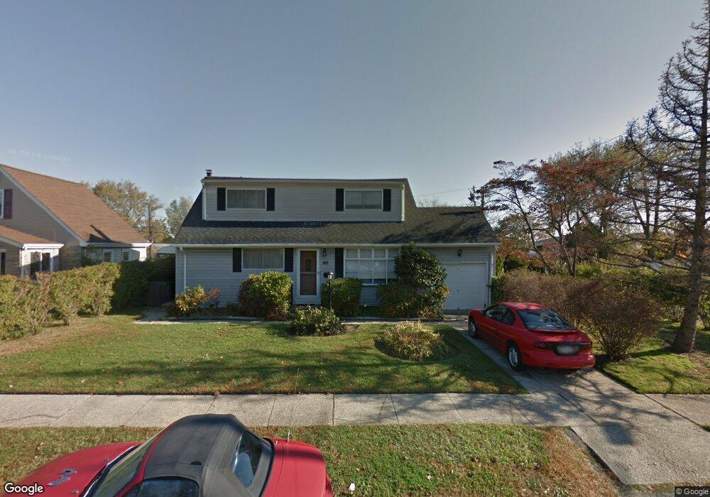 166 Riviera Pkwy, Lindenhurst, NY 11757 - photo 1