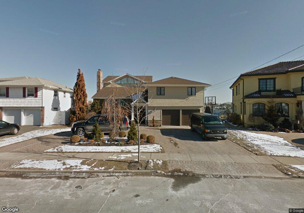 2927 Shore Dr, Merrick, NY 11566 - photo 1