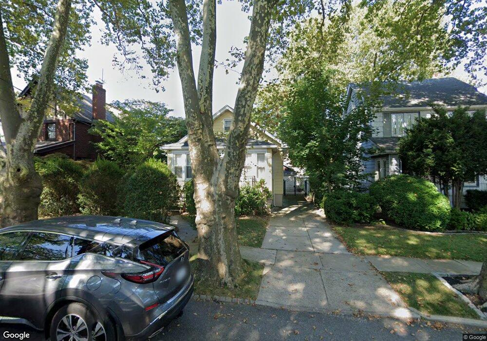 3346 168th St, Flushing, NY 11358 - photo 1