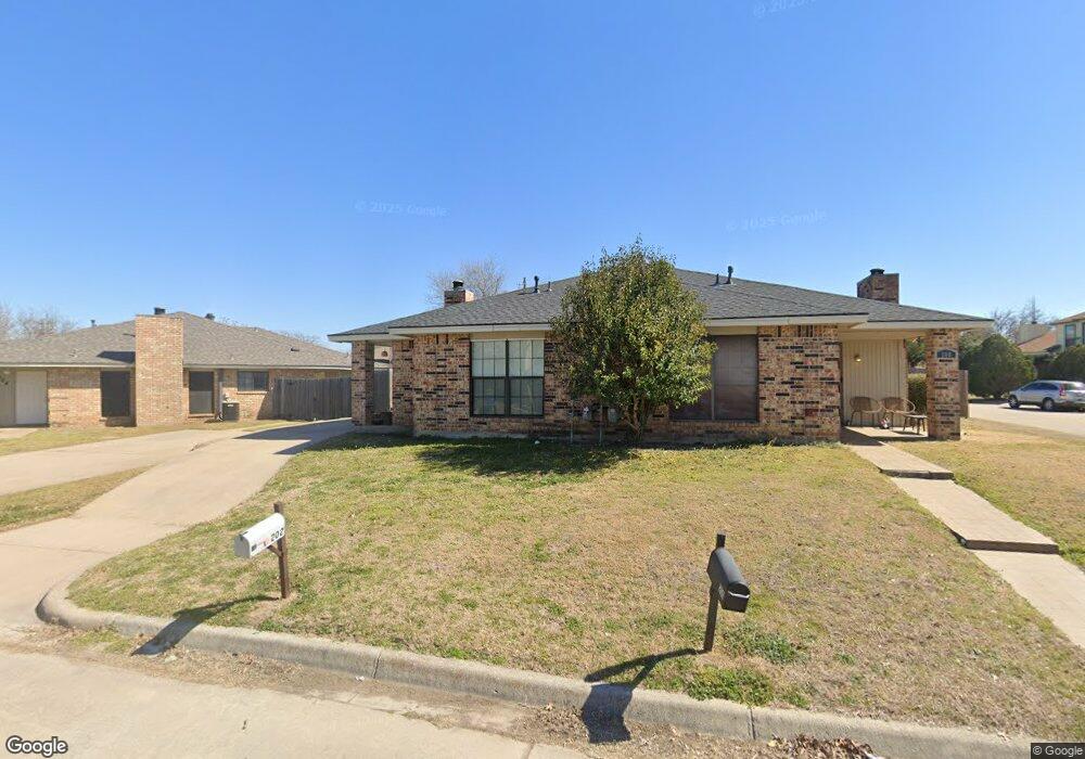 202 Lanham Ct, Fort Worth, TX 76108 - photo 1