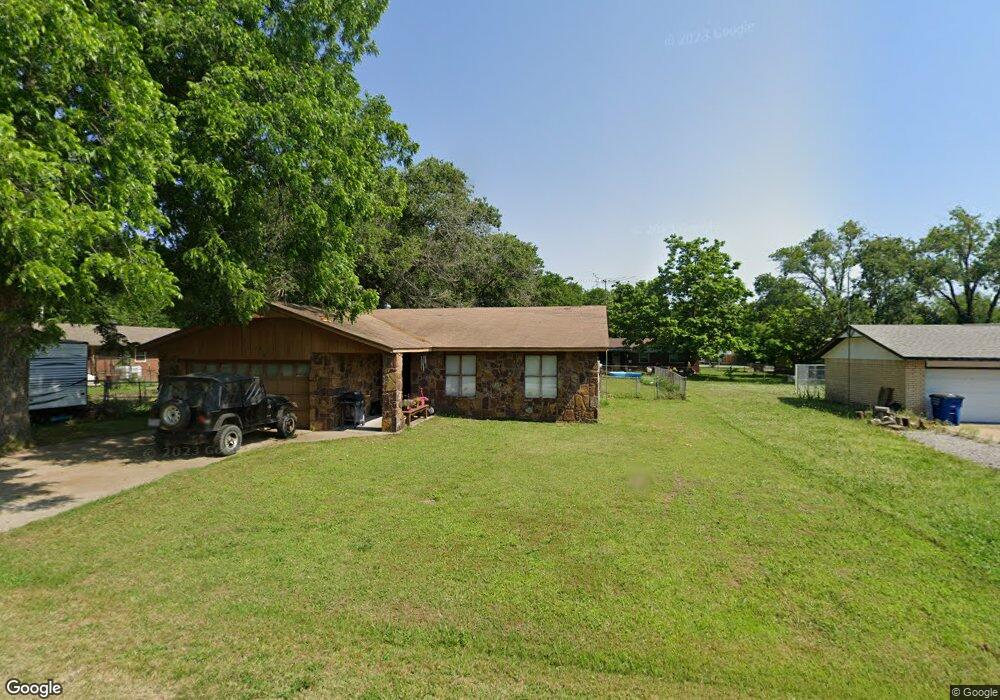 406 E Loy St, Chouteau, OK 74337 - photo 1