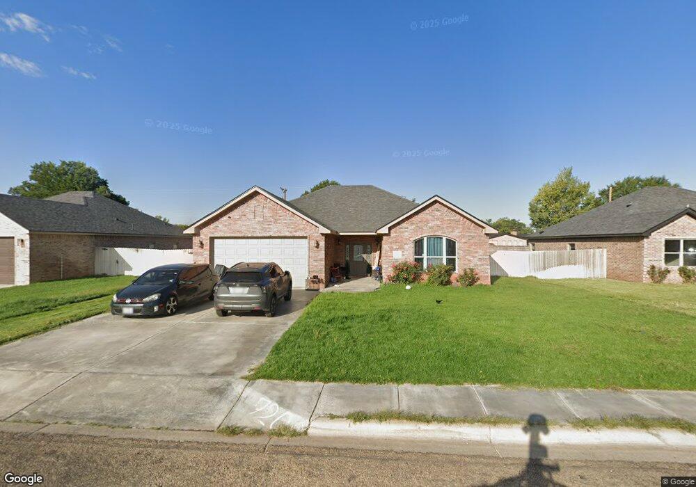 720 Melinda Ln, Dumas, TX 79029 - photo 1