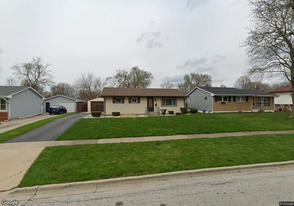 1823 Ivy Ln, Aurora, IL 60506 - photo 1