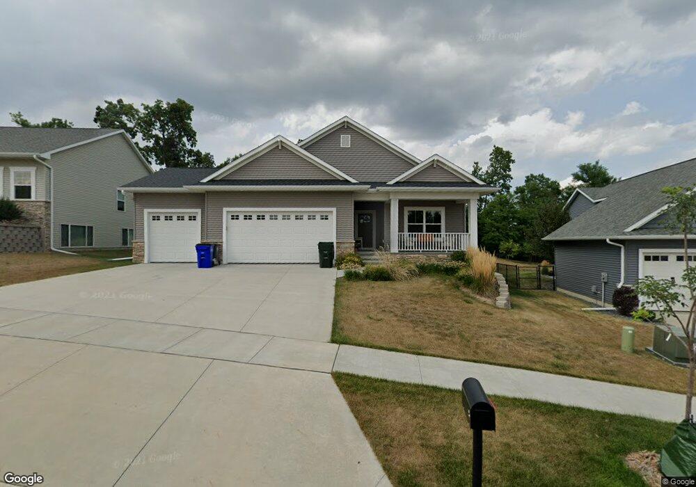 3722 Oakridge Ct SE, Cedar Rapids, IA 52403 - photo 1