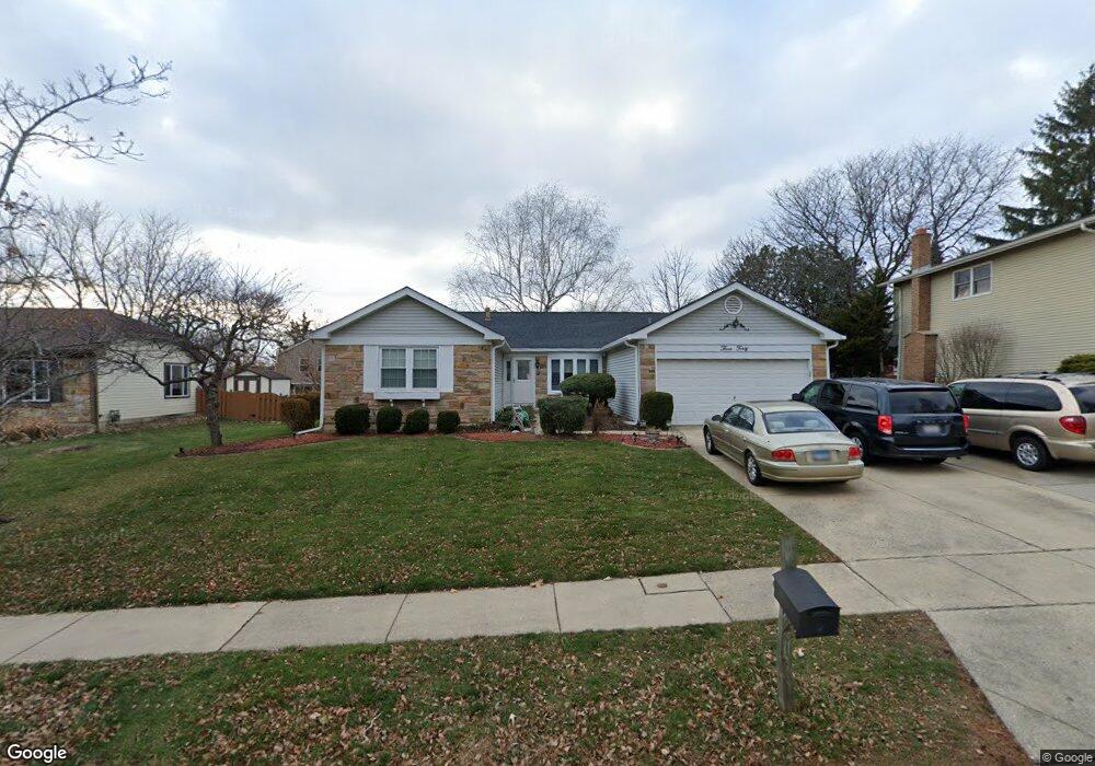 340 Grandview Ct, Algonquin, IL 60102 - photo 1