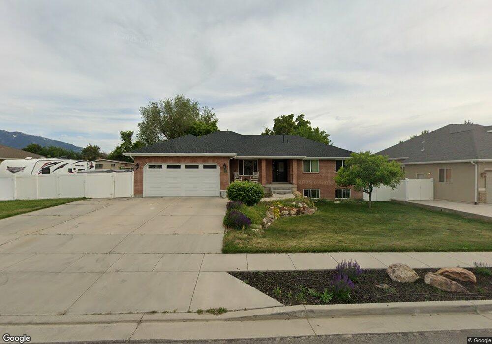 426 E Sandy Oaks Dr, Sandy, UT 84070 - photo 1