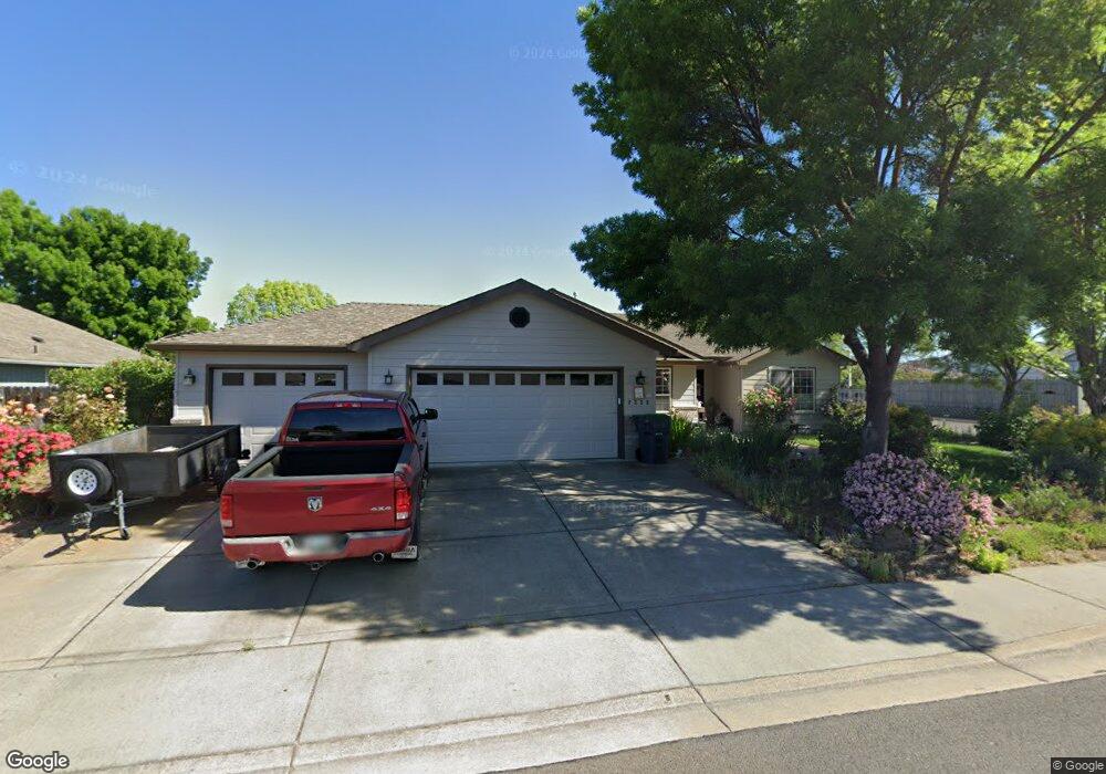 2333 St James Way, Central Point, OR 97502 - photo 1