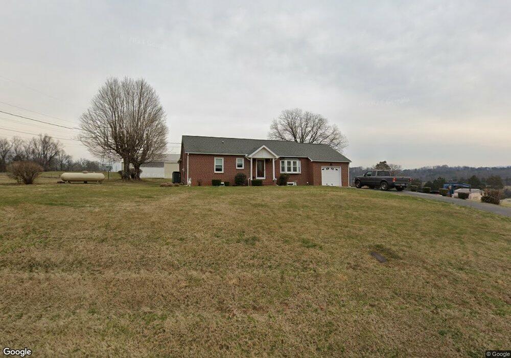 215 Greenlee Rd, Johnson City, TN 37601 - photo 1