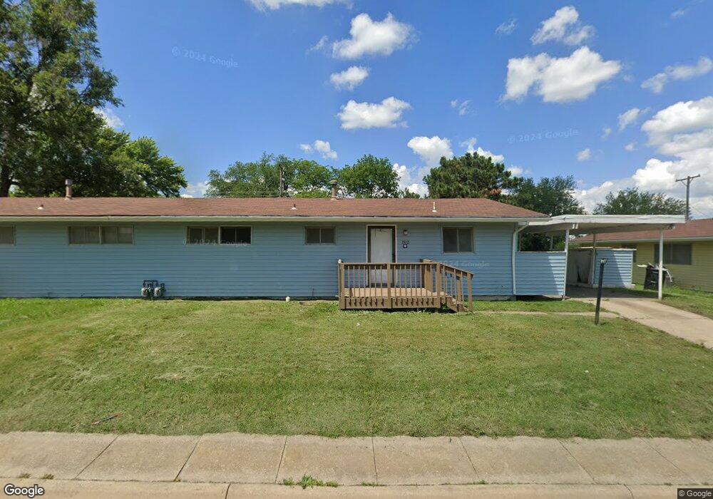 1512 SW Clearview Ln, Topeka, KS 66619 - photo 1