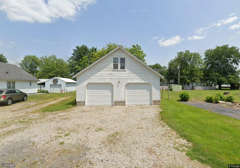 319 S 2nd St, Austin, IN 47102 - photo 1